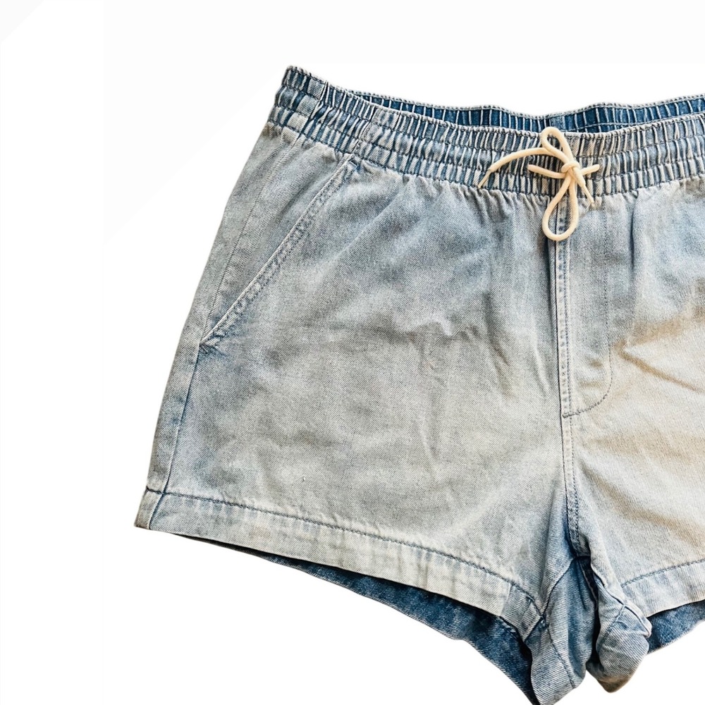 GAP Women's Blue Jean Shorts - Picture 2 of 5